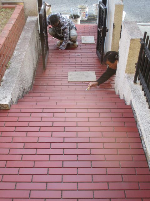 徳島　工務店　エムズ　自然素材　体に優しい　家作り　リフォーム　木造　新築　工事　家具工事　現場　コンクリート　コンクリート工事　基礎　基礎工事　断熱工事　断熱材　セルロース　デコス　現場監督　木材　大工　大工さん　棟梁　ダンプカー　仕上げ　掃除　綺麗　内装　内装工事　和紙　和紙クロス　畳　和風　和モダン　左官　左官工事　左官屋さん　板金工事　板金屋さん　お寺　清水寺　軽トラ　漆喰　左官仕上げ　鉄筋　型枠組　墨出し　ポンプ打ち　熱い　設計　設計仕　子供に優しい家作り　子供　ママ　ママ目線　家事　家事動線　アイデア　水切り　パパ　パパの隠れ家　隠れ家　趣味　趣味部屋　外構　外構工事　駐車場　珪藻土　シロアリ工事　エアコン　エアコン工事　タイル　洗面　洗面室　洗濯　パントリー　玄関　ユニットバス　TOTO　タカラ　パナソニック　インテリアファン　循環　換気　同時給排　カウンター　机　銘木　銘木机　サンダー磨き　オスモ　リボス　足場　仮設　塗装工事　養生　衛生器具　ウォシュレット　呼吸する家　ソファ　ベッド　収納　配線　配線工事　鏝　鉋　ノコギリ　金槌　上棟式　地鎮祭　上棟　手伝い　美装　タイル　タイル工事　納まり　打合せ　色見本　サイディング　デラクリート　樋　ジョリパッド　コーキング　軒天　ケイカル　子育て　豪華　落ち着く　奥ゆかしさ お引き渡し　引っ越し　くつろぐ　漏水工事　漏水　施工　業者　こだわり　トイレ　手洗い器　コンセント 桧　杉　メープル　無垢フローリング　蜜蝋　結露　結露しない　カーテン　カーテン工事　自宅　コテージ　ガレージ　カーポート　テラス　床鳴り　梁　化粧梁　足場　差し金　土間コンクリート工事　玄関ドア　断熱玄関　玄関　勝手口　リノベーション　内窓　インプラス　シロアリ工事　上棟　断熱性能　気密　ウッドデッキ　セランガンバツ　掘方　砕石敷き均し　気密点検口　床下点検口　天井点検口　コンセント　スイッチ　足元灯　階段　手摺　手摺取付　コーキング　コートライン　銘木テーブル　ホッとする　お餅投げ　紅白幕　お祝い　モルタル塗り　セメント仕上げ　解体工事　復旧工事　庇造作　窓枠造作　建具枠造作　気抜き取付　予算管理　品質管理　工程管理　工程表　　