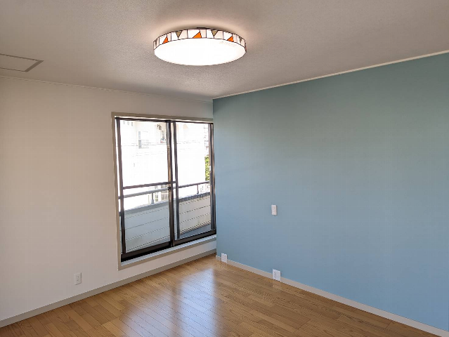 徳島　工務店　エムズ　自然素材　体に優しい　家作り　リフォーム　木造　新築　工事　家具工事　現場　コンクリート　コンクリート工事　基礎　基礎工事　断熱工事　断熱材　セルロース　デコス　現場監督　木材　大工　大工さん　棟梁　ダンプカー　仕上げ　掃除　綺麗　内装　内装工事　和紙　和紙クロス　畳　和風　和モダン　左官　左官工事　左官屋さん　板金工事　板金屋さん　お寺　清水寺　軽トラ　漆喰　左官仕上げ　鉄筋　型枠組　墨出し　ポンプ打ち　熱い　設計　設計仕　子供に優しい家作り　子供　ママ　ママ目線　家事　家事動線　アイデア　水切り　パパ　パパの隠れ家　隠れ家　趣味　趣味部屋　外構　外構工事　駐車場　珪藻土　シロアリ工事　エアコン　エアコン工事　タイル　洗面　洗面室　洗濯　パントリー　玄関　ユニットバス　TOTO　タカラ　パナソニック　インテリアファン　循環　換気　同時給排　カウンター　机　銘木　銘木机　サンダー磨き　オスモ　リボス　足場　仮設　塗装工事　養生　衛生器具　ウォシュレット　呼吸する家　ソファ　ベッド　収納　配線　配線工事　鏝　鉋　ノコギリ　金槌　上棟式　地鎮祭　上棟　手伝い　美装　タイル　タイル工事　納まり　打合せ　色見本　サイディング　デラクリート　樋　ジョリパッド　コーキング　軒天　ケイカル　子育て　豪華　落ち着く　奥ゆかしさ お引き渡し　引っ越し　くつろぐ　漏水工事　漏水　施工　業者　こだわり　トイレ　手洗い器　コンセント 桧　杉　メープル　無垢フローリング　蜜蝋　結露　結露しない　カーテン　カーテン工事　自宅　コテージ　ガレージ　カーポート　テラス　床鳴り　梁　化粧梁　足場　差し金　土間コンクリート工事　玄関ドア　断熱玄関　玄関　勝手口　リノベーション　内窓　インプラス　シロアリ工事　上棟　断熱性能　気密　ウッドデッキ　セランガンバツ　掘方　砕石敷き均し　気密点検口　床下点検口　天井点検口　コンセント　スイッチ　足元灯　階段　手摺　手摺取付　コーキング　コートライン　銘木テーブル　ホッとする　お餅投げ　紅白幕　お祝い　モルタル塗り　セメント仕上げ　解体工事　復旧工事　庇造作　窓枠造作　建具枠造作　気抜き取付　予算管理　品質管理　工程管理　工程表　コロナ　コロナ対策　コロナ渦　フェンス　　