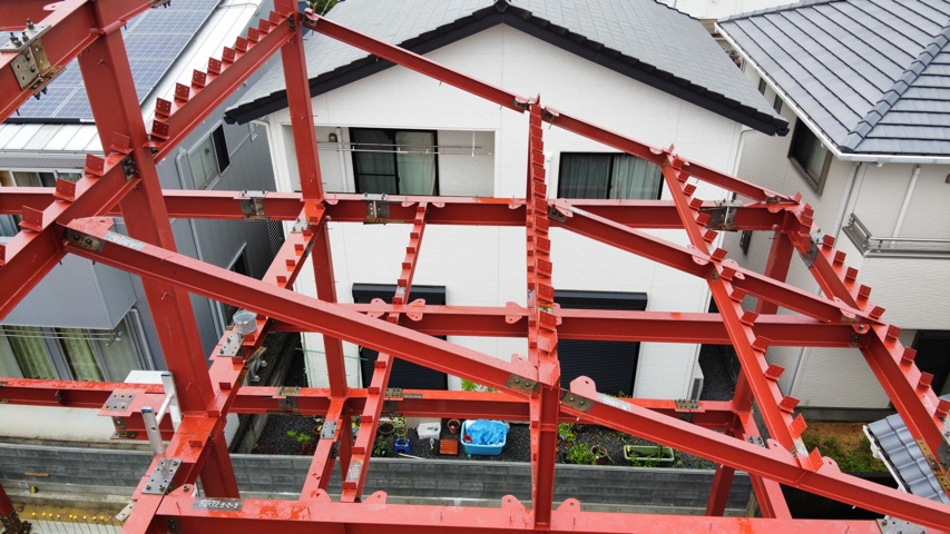 ３階小屋裏、収納スペース確保、鉄骨３階建て