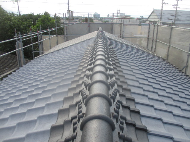 徳島　工務店　エムズ　自然素材　体に優しい　家作り　リフォーム　木造　新築　工事　家具工事　現場　コンクリート　コンクリート工事　基礎　基礎工事　断熱工事　断熱材　セルロース　デコス　現場監督　木材　大工　大工さん　棟梁　ダンプカー　仕上げ　掃除　綺麗　内装　内装工事　和紙　和紙クロス　畳　和風　和モダン　左官　左官工事　左官屋さん　板金工事　板金屋さん　お寺　清水寺　軽トラ　漆喰　左官仕上げ　鉄筋　型枠組　墨出し　ポンプ打ち　熱い　設計　設計仕　子供に優しい家作り　子供　ママ　ママ目線　家事　家事動線　アイデア　水切り　パパ　パパの隠れ家　隠れ家　趣味　趣味部屋　外構　外構工事　駐車場　珪藻土　シロアリ工事　エアコン　エアコン工事　タイル　洗面　洗面室　洗濯　パントリー　玄関　ユニットバス　TOTO　タカラ　パナソニック　インテリアファン　循環　換気　同時給排　カウンター　机　銘木　銘木机　サンダー磨き　オスモ　リボス　足場　仮設　塗装工事　養生　衛生器具　ウォシュレット　呼吸する家　ソファ　ベッド　収納　配線　配線工事　鏝　鉋　ノコギリ　金槌　上棟式　地鎮祭　上棟　手伝い　美装　タイル　タイル工事　納まり　打合せ　色見本　サイディング　デラクリート　樋　ジョリパッド　コーキング　軒天　ケイカル　子育て　豪華　落ち着く　奥ゆかしさ お引き渡し　引っ越し　くつろぐ　漏水工事　漏水　施工　業者　こだわり　トイレ　手洗い器　コンセント 桧　杉　メープル　無垢フローリング　蜜蝋　結露　結露しない　カーテン　カーテン工事　自宅　コテージ　ガレージ　カーポート　テラス　床鳴り　梁　化粧梁　足場　差し金　土間コンクリート工事　玄関ドア　断熱玄関　玄関　勝手口　リノベーション　内窓　インプラス　シロアリ工事　上棟　断熱性能　気密　ウッドデッキ　セランガンバツ　掘方　砕石敷き均し　気密点検口　床下点検口　天井点検口　コンセント　スイッチ　足元灯　階段　手摺　手摺取付　コーキング　コートライン　銘木テーブル　ホッとする　お餅投げ　紅白幕　お祝い　モルタル塗り　セメント仕上げ　解体工事　復旧工事　庇造作　窓枠造作　建具枠造作　気抜き取付　予算管理　品質管理　工程管理　工程表　コロナ　コロナ対策　コロナ渦　フェンス　　