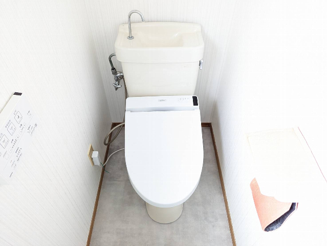 徳島　工務店　エムズ　自然素材　体に優しい　家作り　リフォーム　木造　新築　工事　家具工事　現場　コンクリート　コンクリート工事　基礎　基礎工事　断熱工事　断熱材　セルロース　デコス　現場監督　木材　大工　大工さん　棟梁　ダンプカー　仕上げ　掃除　綺麗　内装　内装工事　和紙　和紙クロス　畳　和風　和モダン　左官　左官工事　左官屋さん　板金工事　板金屋さん　お寺　清水寺　軽トラ　漆喰　左官仕上げ　鉄筋　型枠組　墨出し　ポンプ打ち　熱い　設計　設計仕　子供に優しい家作り　子供　ママ　ママ目線　家事　家事動線　アイデア　水切り　パパ　パパの隠れ家　隠れ家　趣味　趣味部屋　外構　外構工事　駐車場　珪藻土　シロアリ工事　エアコン　エアコン工事　タイル　洗面　洗面室　洗濯　パントリー　玄関　ユニットバス　TOTO　タカラ　パナソニック　インテリアファン　循環　換気　同時給排　カウンター　机　銘木　銘木机　サンダー磨き　オスモ　リボス　足場　仮設　塗装工事　養生　衛生器具　ウォシュレット　呼吸する家　ソファ　ベッド　収納　配線　配線工事　鏝　鉋　ノコギリ　金槌　上棟式　地鎮祭　上棟　手伝い　美装　タイル　タイル工事　納まり　打合せ　色見本　サイディング　デラクリート　樋　ジョリパッド　コーキング　軒天　ケイカル　子育て　豪華　落ち着く　奥ゆかしさ お引き渡し　引っ越し　くつろぐ　漏水工事　漏水　施工　業者　こだわり　トイレ　手洗い器　コンセント 桧　杉　メープル　無垢フローリング　蜜蝋　結露　結露しない　カーテン　カーテン工事　自宅　コテージ　ガレージ　カーポート　テラス　床鳴り　梁　化粧梁　足場　差し金　土間コンクリート工事　玄関ドア　断熱玄関　玄関　勝手口　リノベーション　内窓　インプラス　シロアリ工事　上棟　断熱性能　気密　ウッドデッキ　セランガンバツ　掘方　砕石敷き均し　気密点検口　床下点検口　天井点検口　コンセント　スイッチ　足元灯　階段　手摺　手摺取付　コーキング　コートライン　銘木テーブル　ホッとする　お餅投げ　紅白幕　お祝い　モルタル塗り　セメント仕上げ　解体工事　復旧工事　庇造作　窓枠造作　建具枠造作　気抜き取付　予算管理　品質管理　工程管理　工程表　コロナ　コロナ対策　コロナ渦　フェンス　　