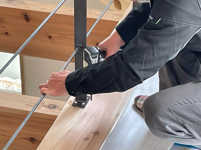 オーダー手すり取付。　株式会社エムズ。　木の家「呼吸する家」